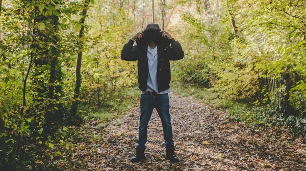 How to Select the Right Statement Coat for a Dramatic UK Winter Entrance?