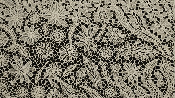 What are the Best Practices for Washing Delicate Lace Garments to Prolong Their Life?